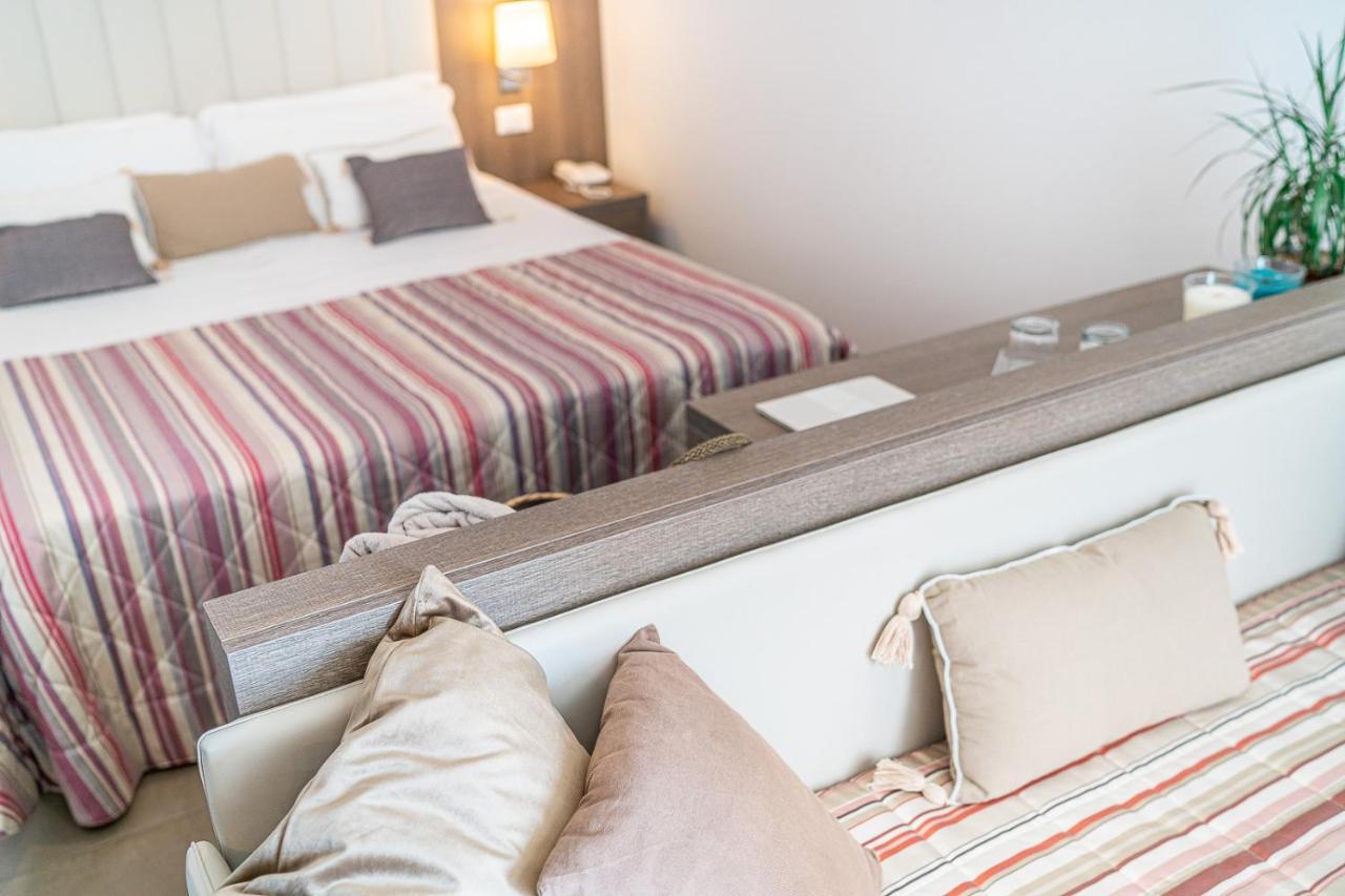 Hotel Karinzia กาออร์เล ภายนอก รูปภาพ