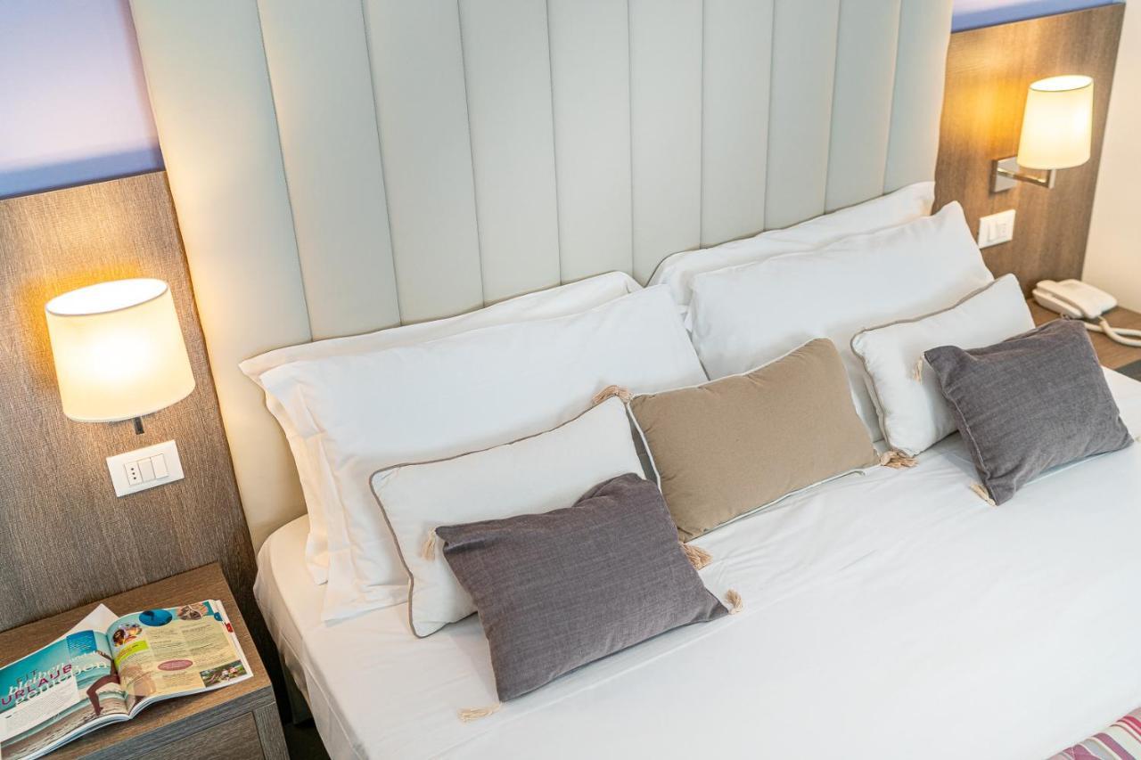 Hotel Karinzia กาออร์เล ภายนอก รูปภาพ