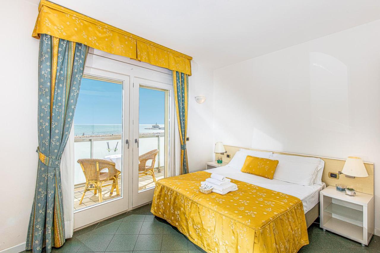 Hotel Karinzia กาออร์เล ภายนอก รูปภาพ