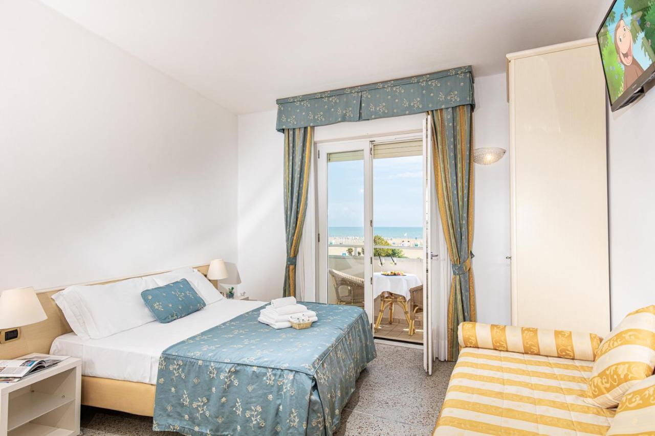 Hotel Karinzia กาออร์เล ภายนอก รูปภาพ