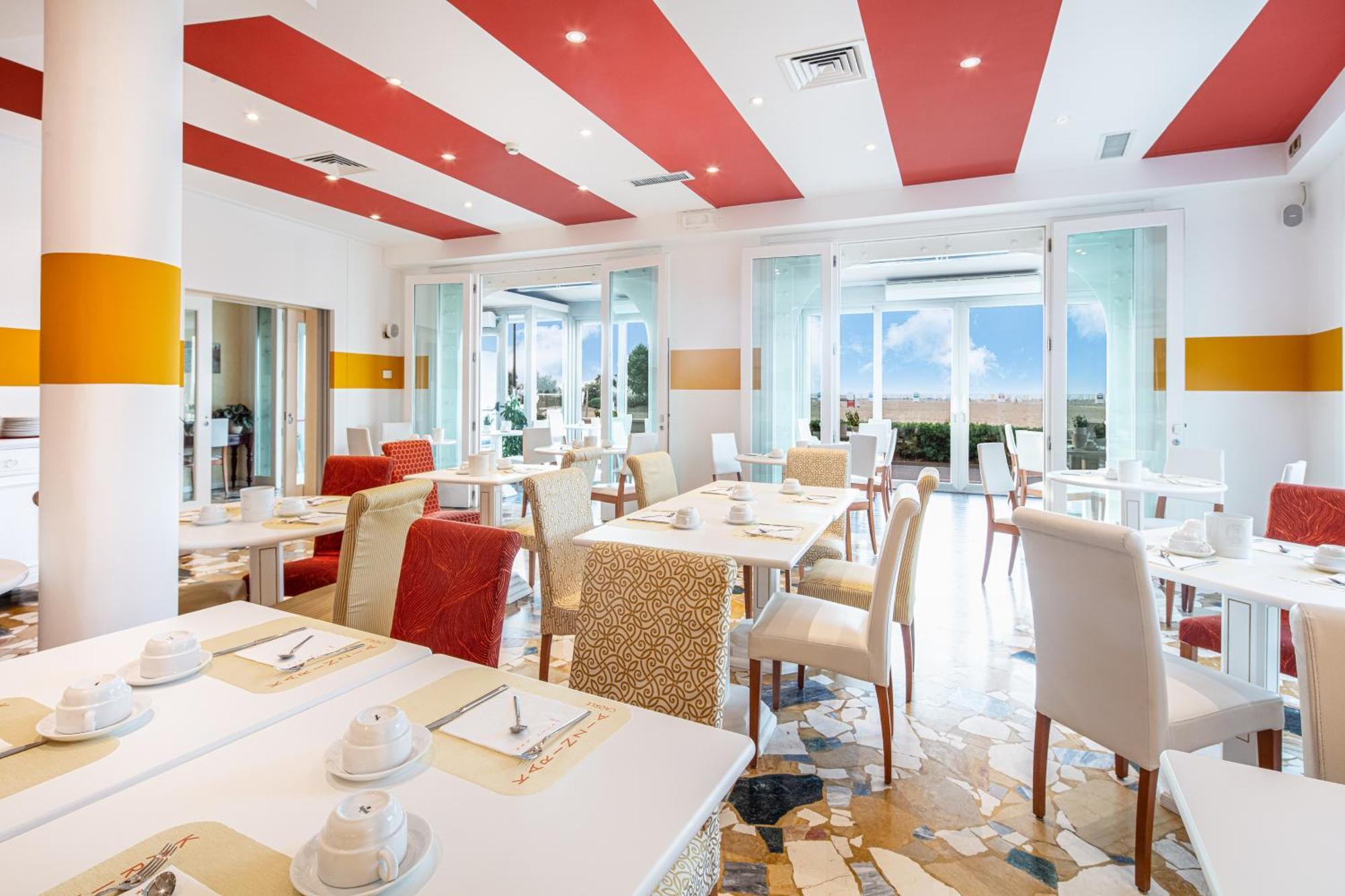 Hotel Karinzia กาออร์เล ภายนอก รูปภาพ