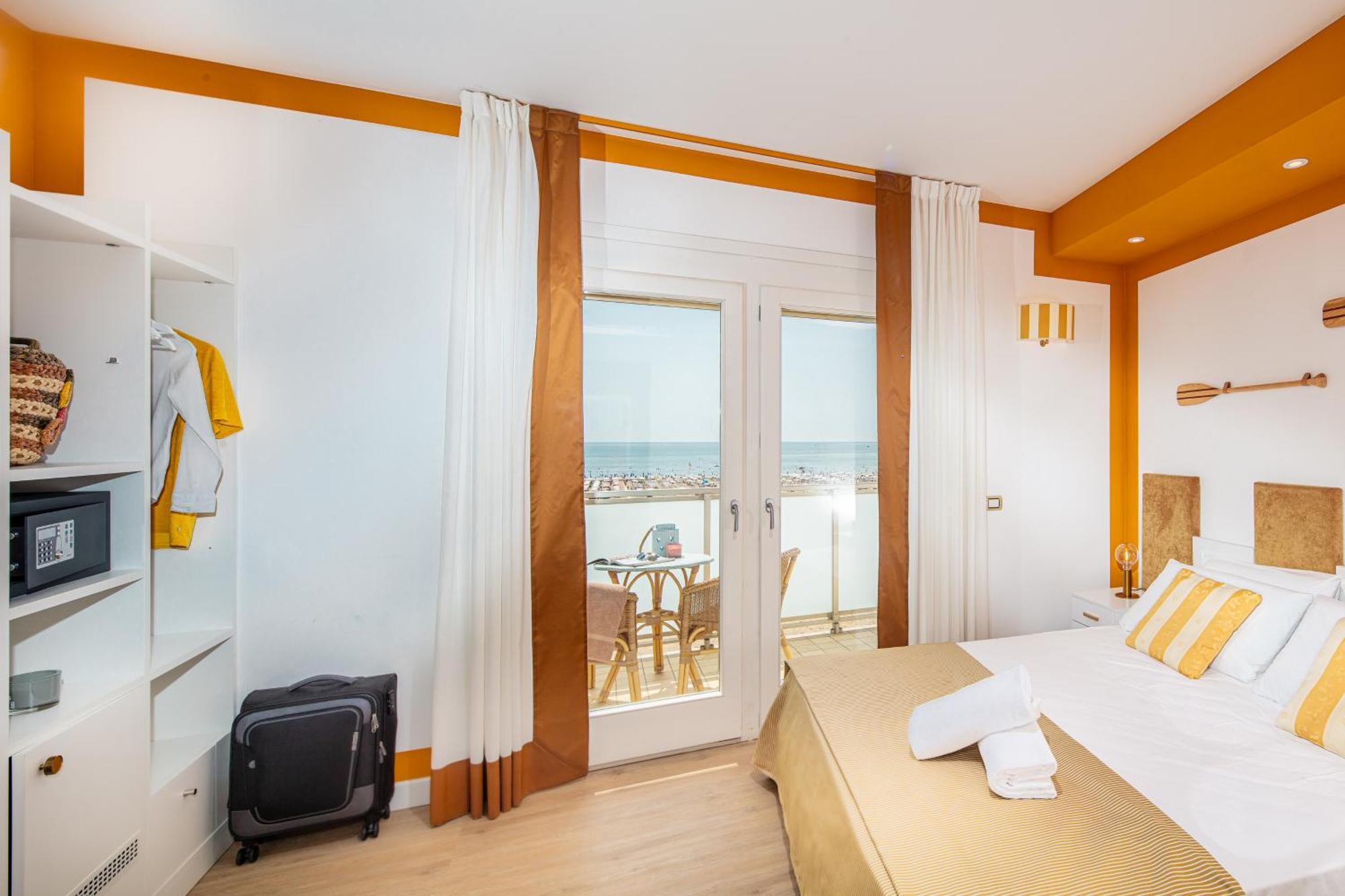 Hotel Karinzia กาออร์เล ภายนอก รูปภาพ