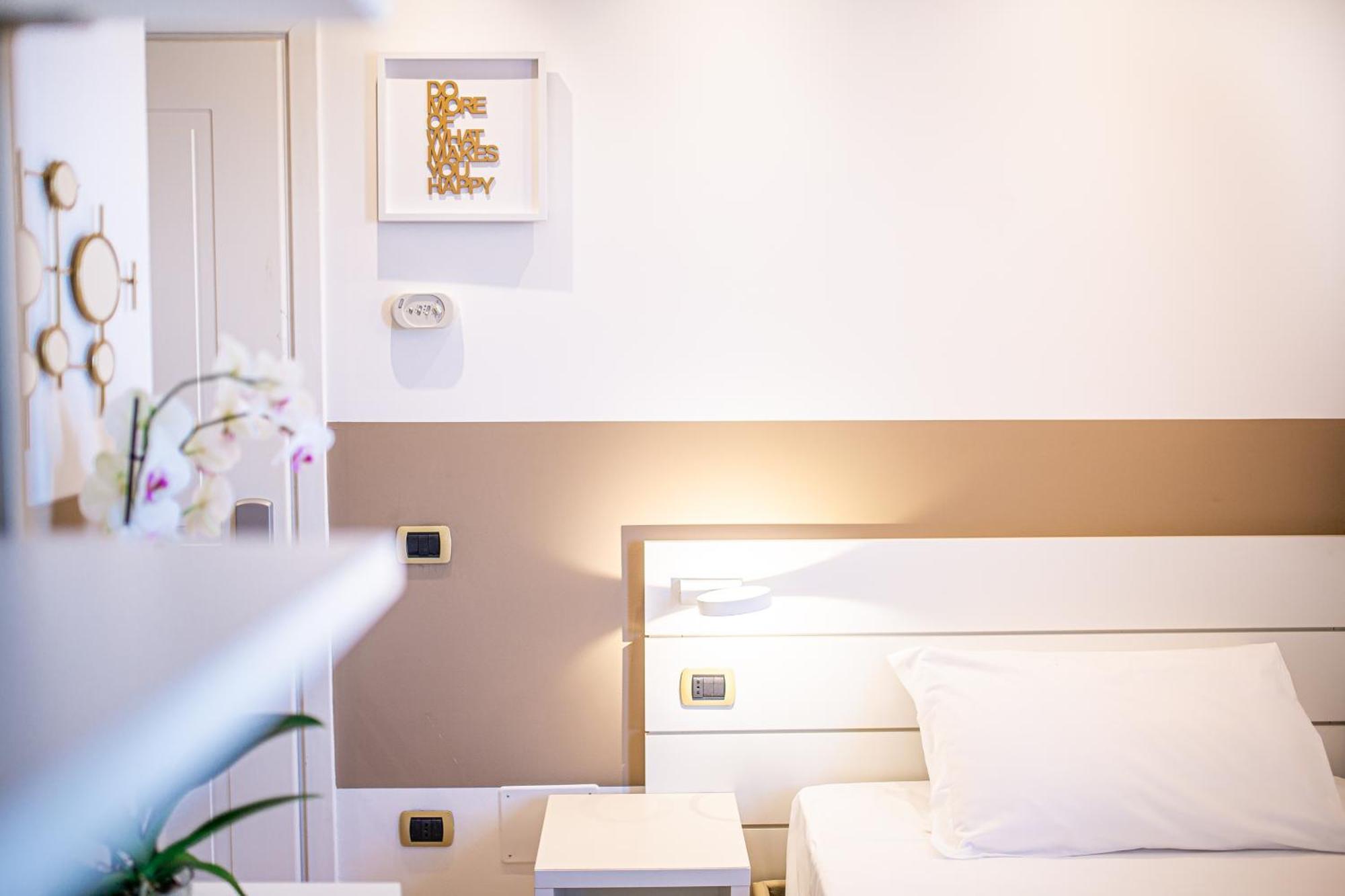 Hotel Karinzia กาออร์เล ภายนอก รูปภาพ